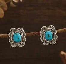 Load image into Gallery viewer, Square scalloped turquoise stud earrings