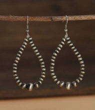 Load image into Gallery viewer, Waterdrop Navajo pearl earrings