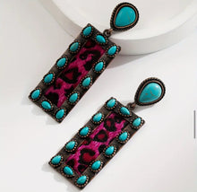 Load image into Gallery viewer, Exaggerated bar Earrings