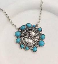 Load image into Gallery viewer, Vintage Western Cluster Necklace