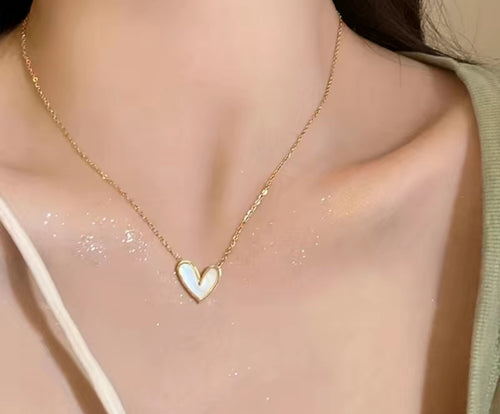 Irregular heart necklace