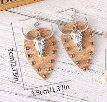 Load image into Gallery viewer, Droplet Bullhead Earrings