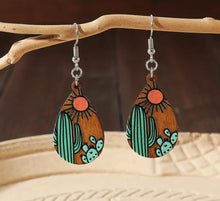 Load image into Gallery viewer, Geometric Cactus earrings