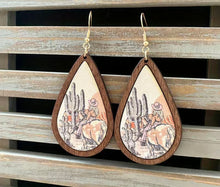 Load image into Gallery viewer, Western Wooden earrings