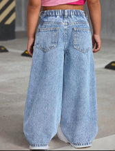 Load image into Gallery viewer, Distressed Wide Leg Jeans