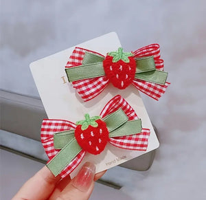 Checkered Strawberry Bows