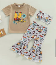 Load image into Gallery viewer, Western Boots Outfit