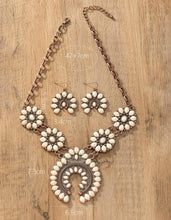 Load image into Gallery viewer, White squash blossom necklace set