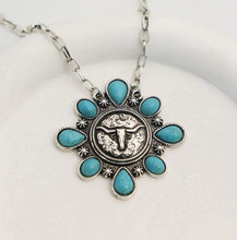 Load image into Gallery viewer, Vintage Western Cluster Necklace