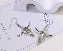 Load image into Gallery viewer, Decorative Bull earrings