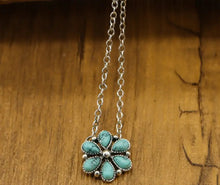 Load image into Gallery viewer, Small Flower Cluster Necklace