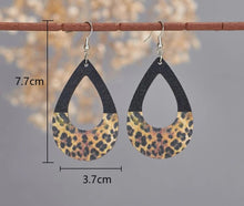 Load image into Gallery viewer, Faded cutout Leopard earrings