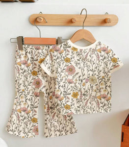 Floral Pant Outfit