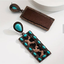 Load image into Gallery viewer, Exaggerated bar Earrings