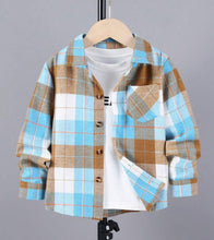 Load image into Gallery viewer, Button up Plaid shirt