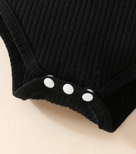 Load image into Gallery viewer, 3 Pc. Bubble Sleeve Cow Outfit