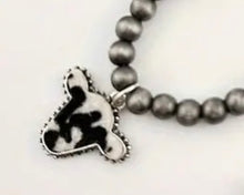 Load image into Gallery viewer, Cow Navajo pearl necklace