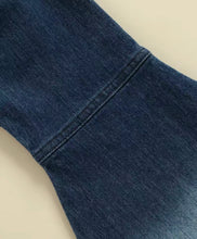 Load image into Gallery viewer, Fade out flare  jeans