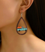 Load image into Gallery viewer, Fall wooden earrings