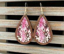 Load image into Gallery viewer, Western Wooden earrings