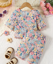 Load image into Gallery viewer, Bermuda Short Flower Outfit