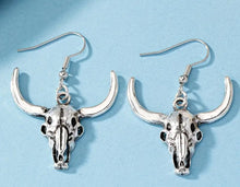 Load image into Gallery viewer, Steer skull earrings