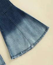 Load image into Gallery viewer, Fade out flare  jeans
