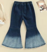 Load image into Gallery viewer, Fade out flare  jeans