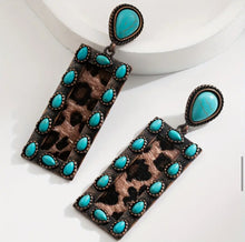 Load image into Gallery viewer, Exaggerated bar Earrings