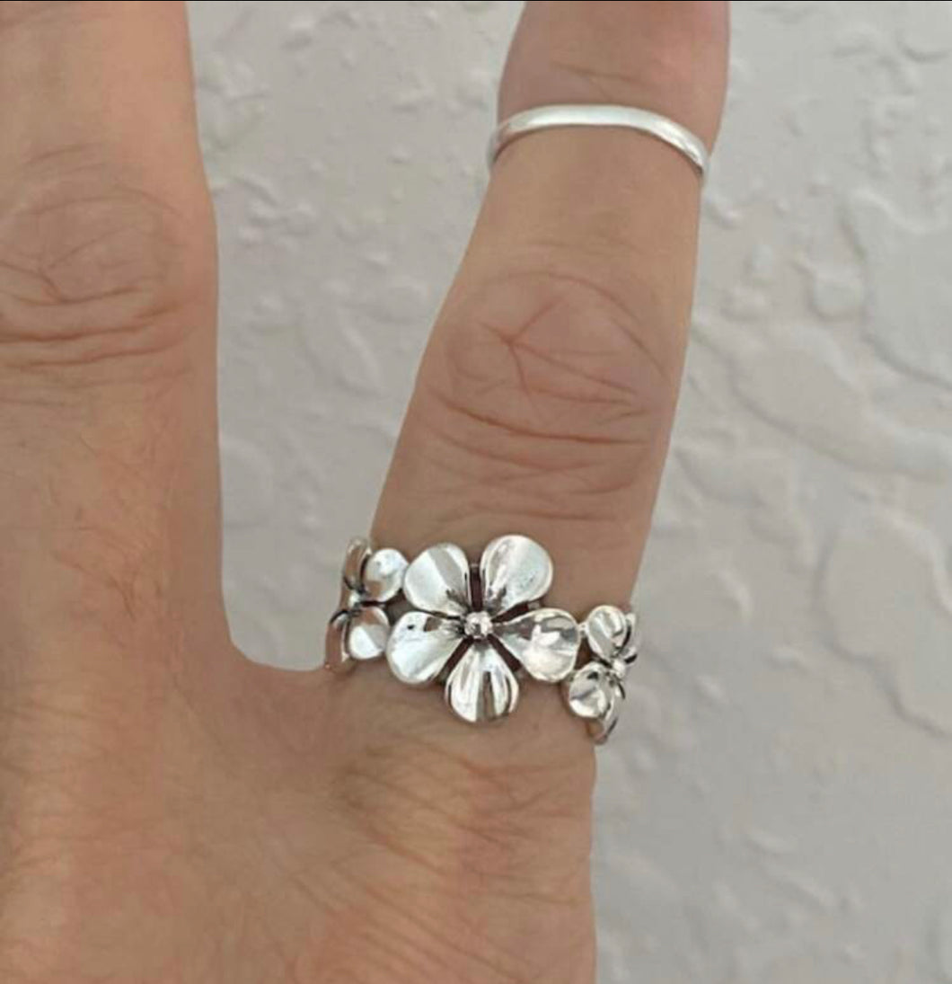 Flower ring