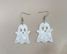 Load image into Gallery viewer, Acrylic Halloween Ghost Earrings