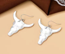 Load image into Gallery viewer, Longhorn Silver earrings