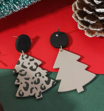 Load image into Gallery viewer, Leopard tree earrings