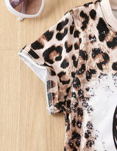 Load image into Gallery viewer, Leopard Heart Be Kind tee