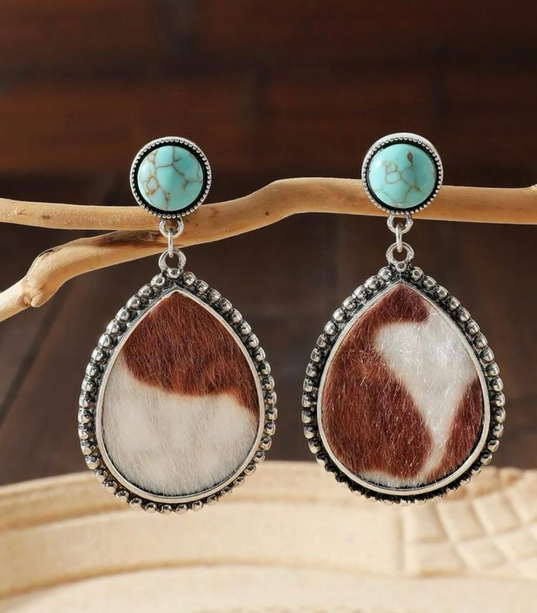 Waterdrop fur/turquoise earrings