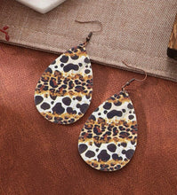 Load image into Gallery viewer, Wood Waterdrop sunflower cow earrings