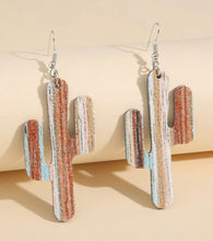 Load image into Gallery viewer, Cactus drop earrings