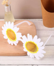 Load image into Gallery viewer, Daisy Sunglasses