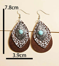 Load image into Gallery viewer, Waterdrop wooden leopard/turquoise earrings