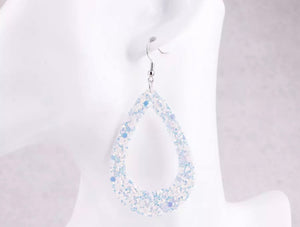 Hollowed out teardrop earrings