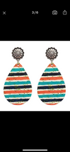 Load image into Gallery viewer, Concho Wooden earrings