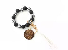 Load image into Gallery viewer, Mama charm wooden beaded key rings