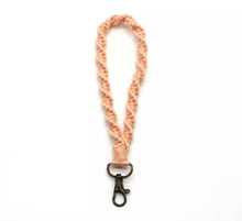 Load image into Gallery viewer, Macrame key leash