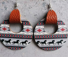 Load image into Gallery viewer, Western Wooden circle earrings