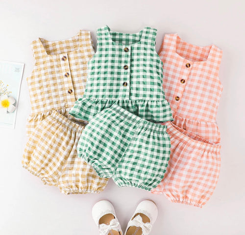 Plaid ruffled short outfit