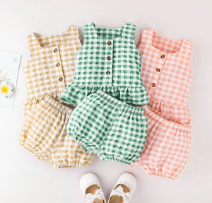 Plaid ruffled short outfit