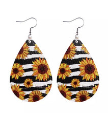 Load image into Gallery viewer, Teardrop sunflower earrings