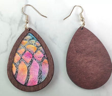 Load image into Gallery viewer, Teardrop snakeskin wooden earrings