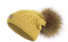 Load image into Gallery viewer, Knitted beanies with pom