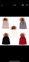 Load image into Gallery viewer, Baby beanies with pom